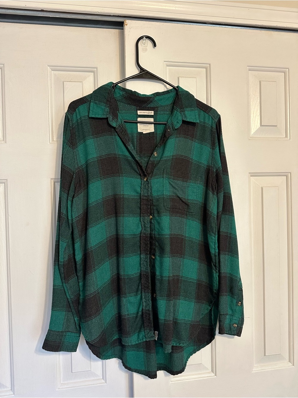 A.E. Green Black Plaid Button-Up Shirt - Casual Flannel